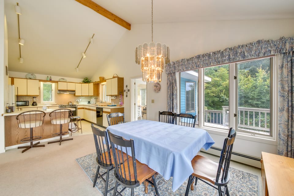 Charming Retreat w/ Deck ~ 4 Mi From Casco Bay! House in Orrs Island