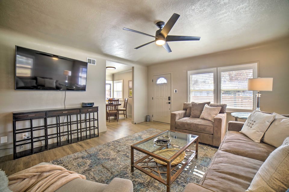 Game Room & Putting Green: Reno Home! House in Reno