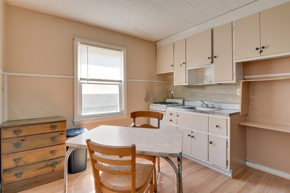 Kayaks & Canoes: Lake-View Retreat in Ellenville! Apartment in Hudson Valley