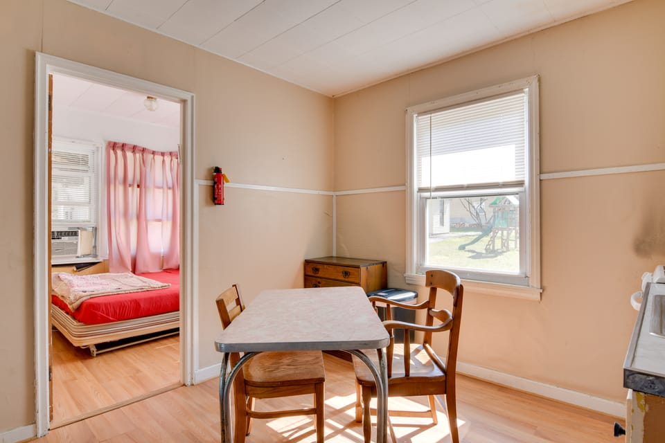 Kayaks & Canoes: Lake-View Retreat in Ellenville! Apartment in Hudson Valley