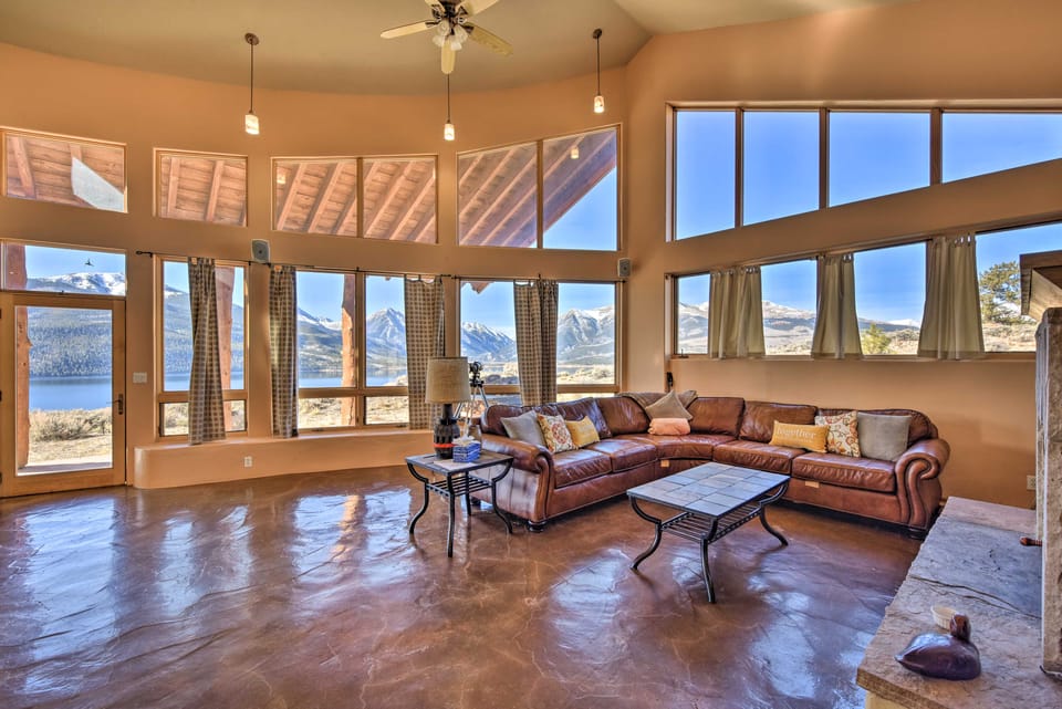 Luxe Twin Lakes House w/ Mountain & Lake Views! House in Colorado