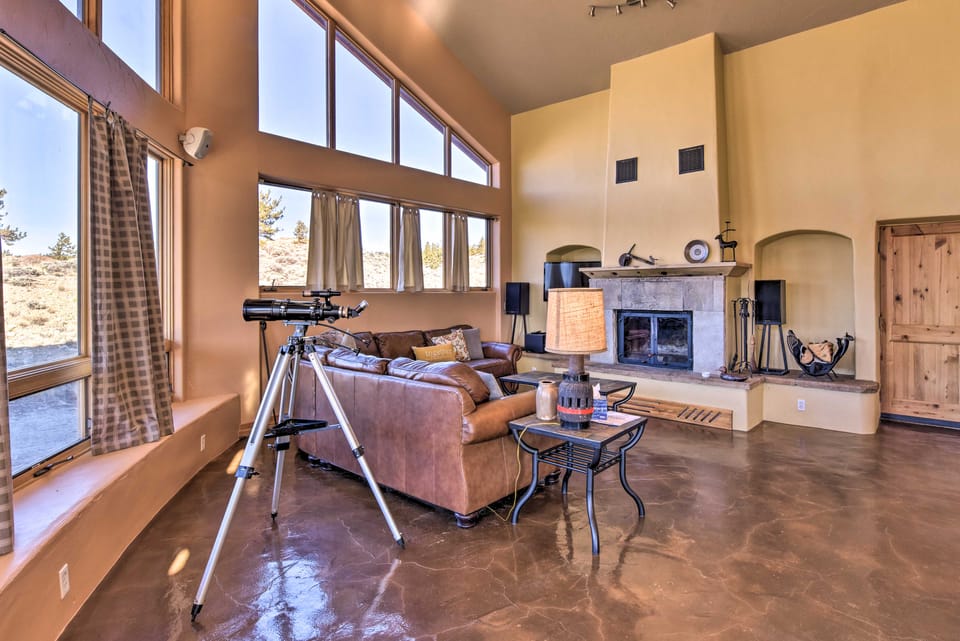 Luxe Twin Lakes House w/ Mountain & Lake Views! House in Colorado
