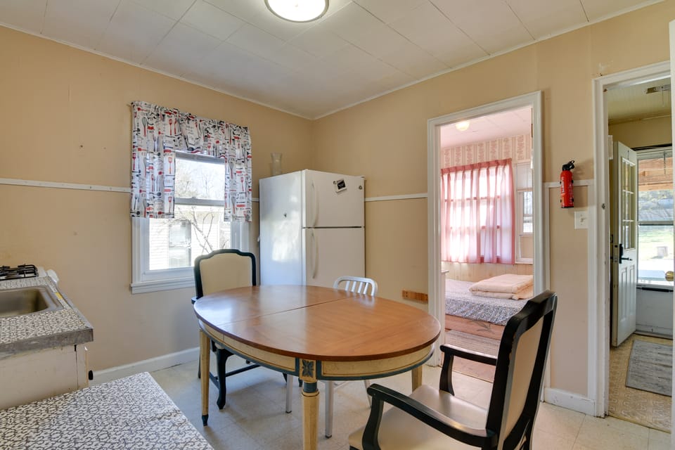 Shared Boat Launch: Lake Retreat in Ellenville! Apartment in Hudson Valley