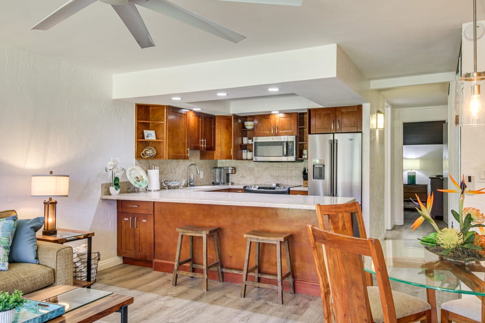 Lahaina Oasis w/ Community Pool & Ocean Views Apartment in Kaanapali
