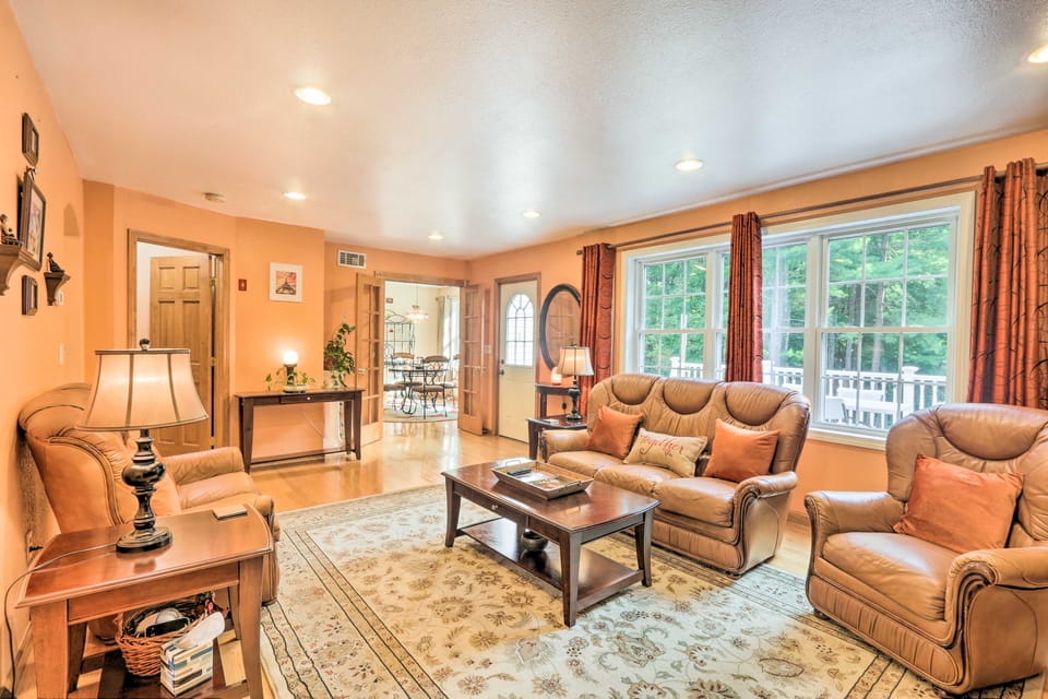 Granby Home w/ Deck < 1/2 Mi to Aldrich Lake! House in Massachusetts