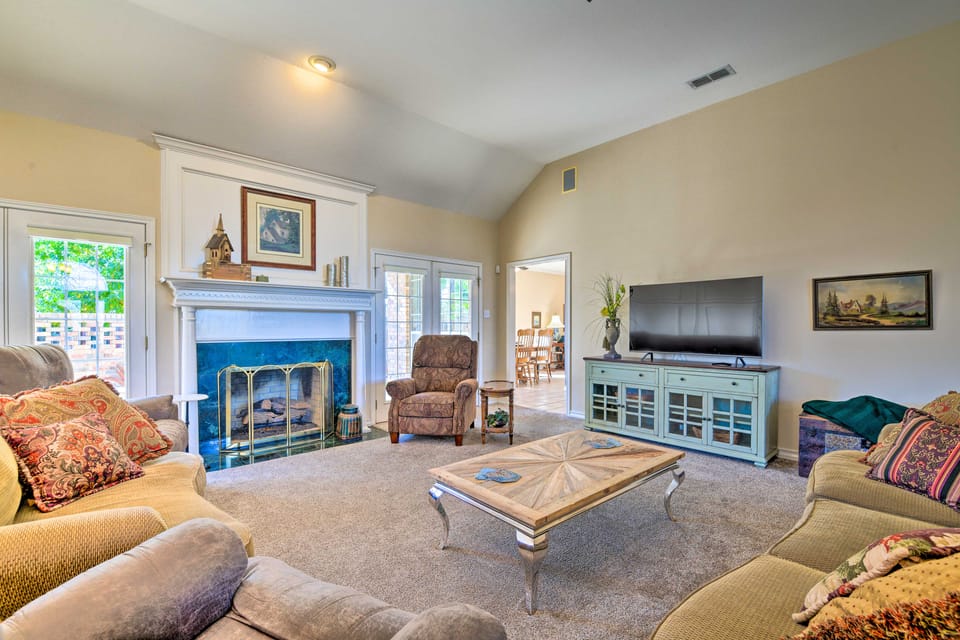 Abilene Home w/ Backyard & Grill: Walk to ACU House in Abilene