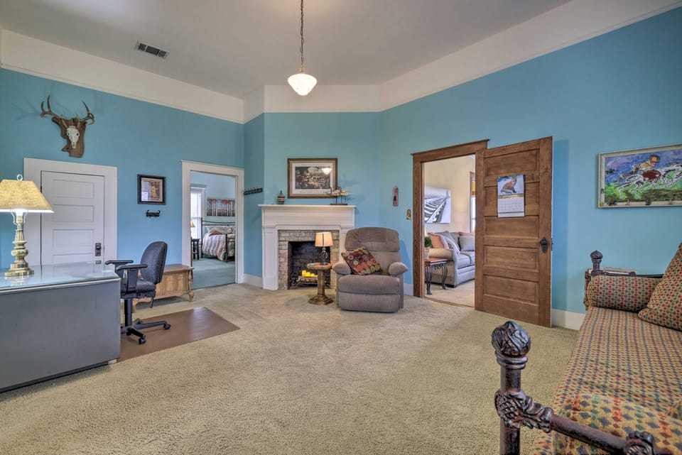 NEW! Quaint 2-Acre Lockhart Home ~ 9 Mi to Town House in Texas