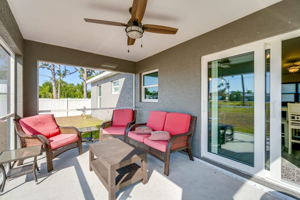3 Mi to Port Charlotte Beach: Home w/ Lanai House in Port Charlotte