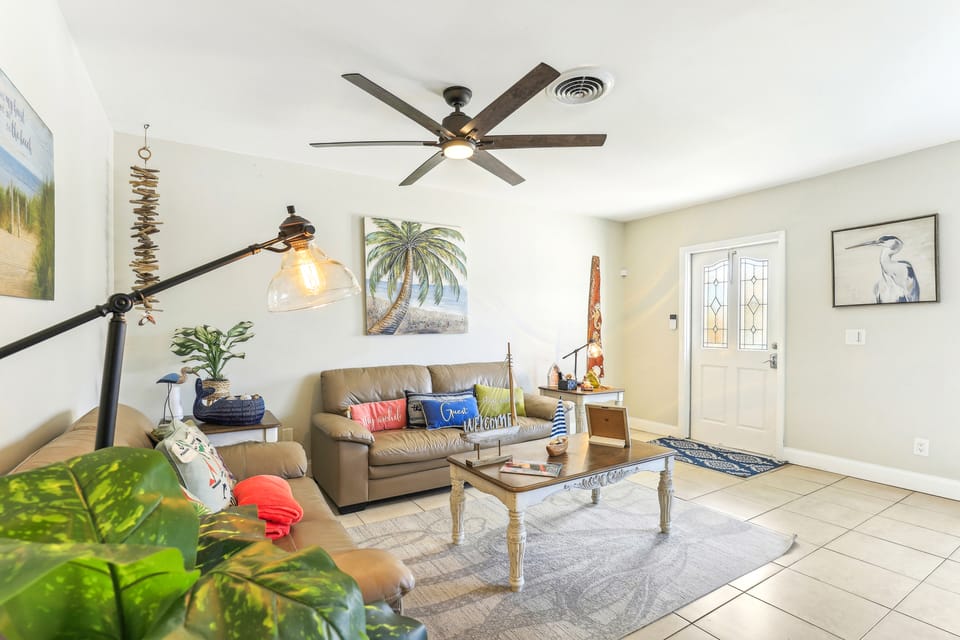 Jensen Beach Home: Walk to Beach Access! House in Hutchinson Island