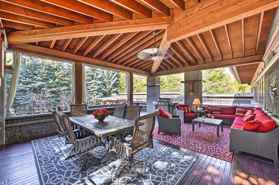 Sun Valley Estate w/ Private Pool, Theater & Gym House in Hailey