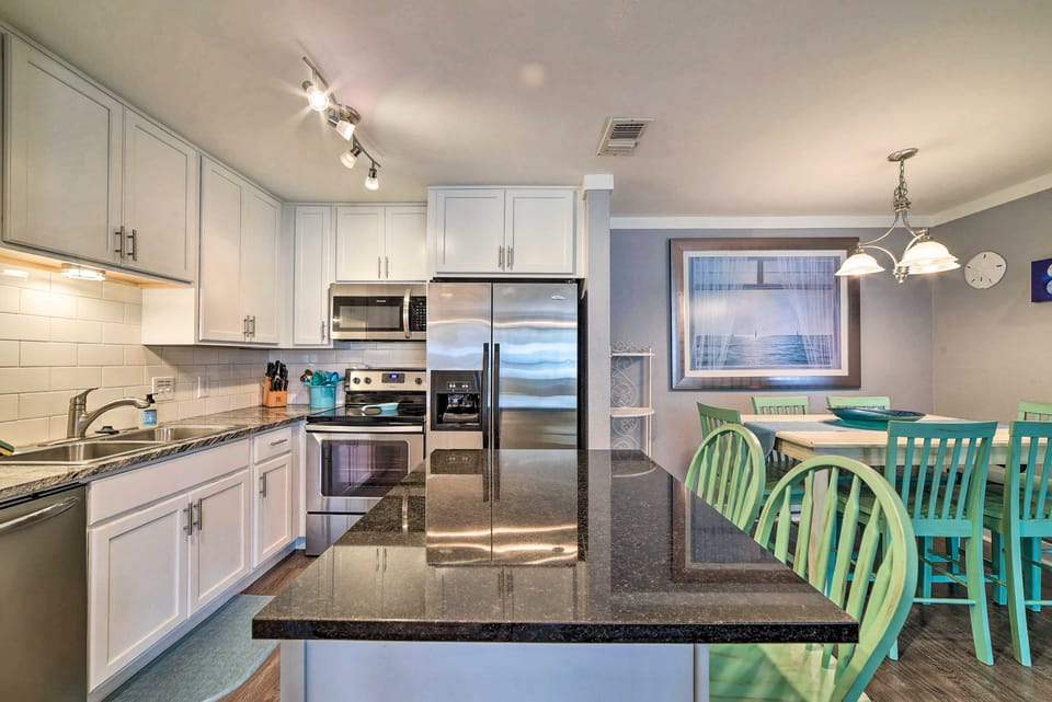 Pool w/ Spa! Beachfront Condo in Port Aransas Apartment in Nueces County