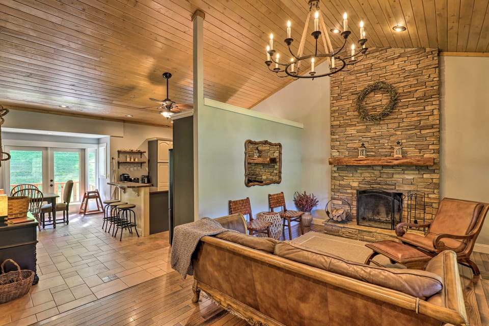 Relax Fireside: Burnsville Gem w/ Game Room & Deck House in Tennessee