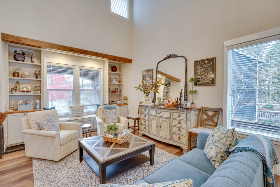 Cozy Bend Home - Walk to Old Mill District! House in Bend