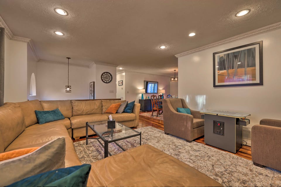 Resort Perks & Lake Access: Poconos Retreat House in Pocono Mountains
