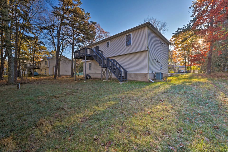Resort Perks & Lake Access: Poconos Retreat House in Pocono Mountains