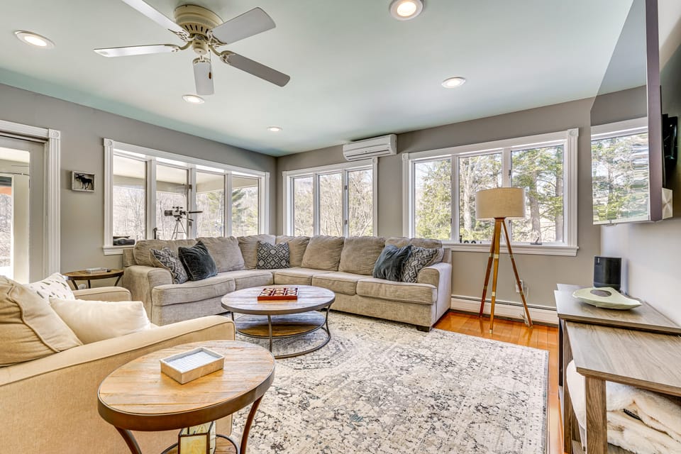 1 Mi to Okemo Mtn Resort: Ludlow Home w/ Hot Tub House in Vermont