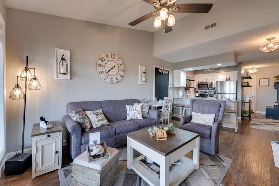 1 Mi to Silver Dollar City: Branson West Condo Apartment in Table Rock Lake