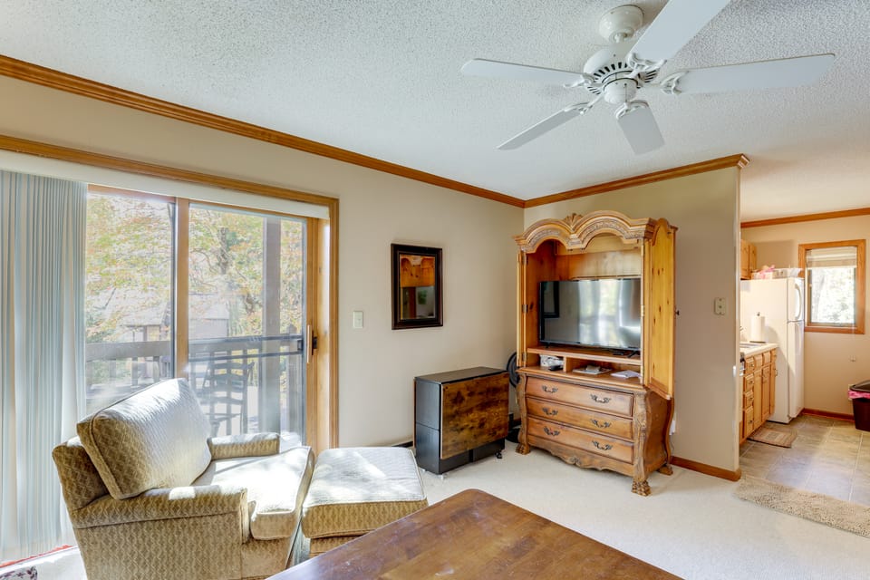 1/2 Mi to Sugar Mtn Resort! All-Season Getaway Apartment in Sugar Mountain