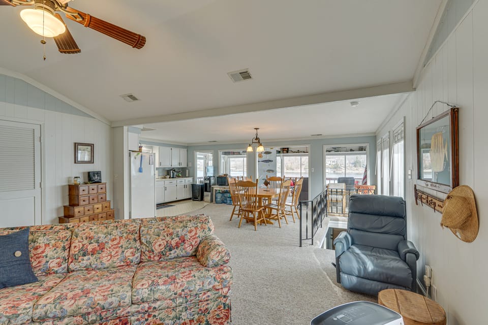 Furnished Deck, Dock! Lake of the Ozarks Haven House in Sunrise Beach