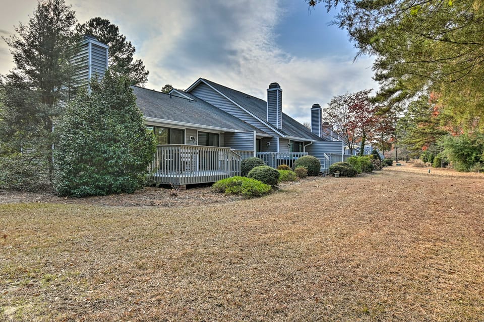 Pinehurst Gem on Golf Course & Putting Green! Apartment in Pinehurst