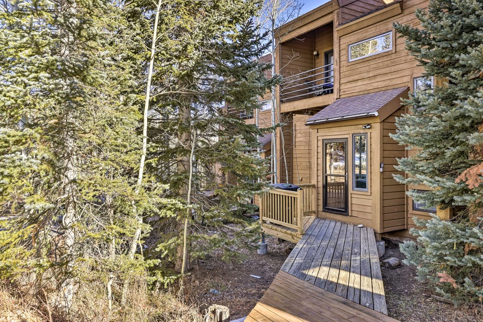 Hot Tub & Mtn Views: Silverthorne Escape! Apartment in Wildernest