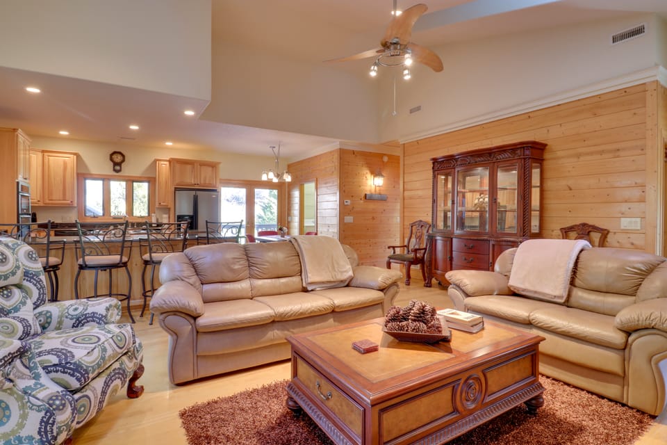 11 Mi to Ski Sapphire: 'Heaven South' Apt w/ Porch Apartment in Tennessee