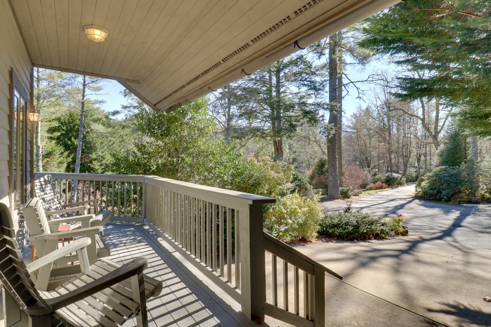 11 Mi to Ski Sapphire: 'Heaven South' Apt w/ Porch Apartment in Tennessee