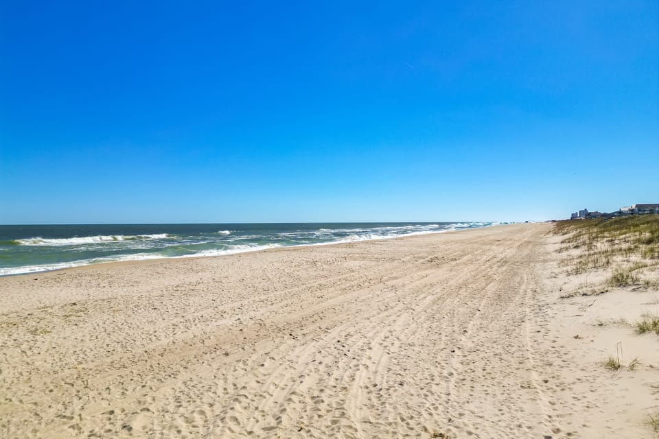 Steps to Boardwalk: Carolina Beach Condo w/ Views! Apartment in Carolina Beach
