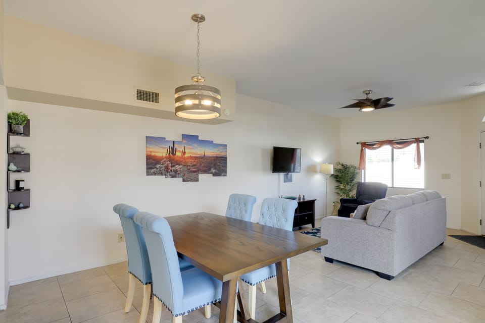 Sunny Tucson Townhome w/ Patio & Mountain Views! Apartment in Catalina Foothills
