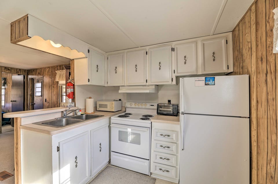 Pet-Friendly Cabin w/ Dock: Fish & Explore! House in North Carolina