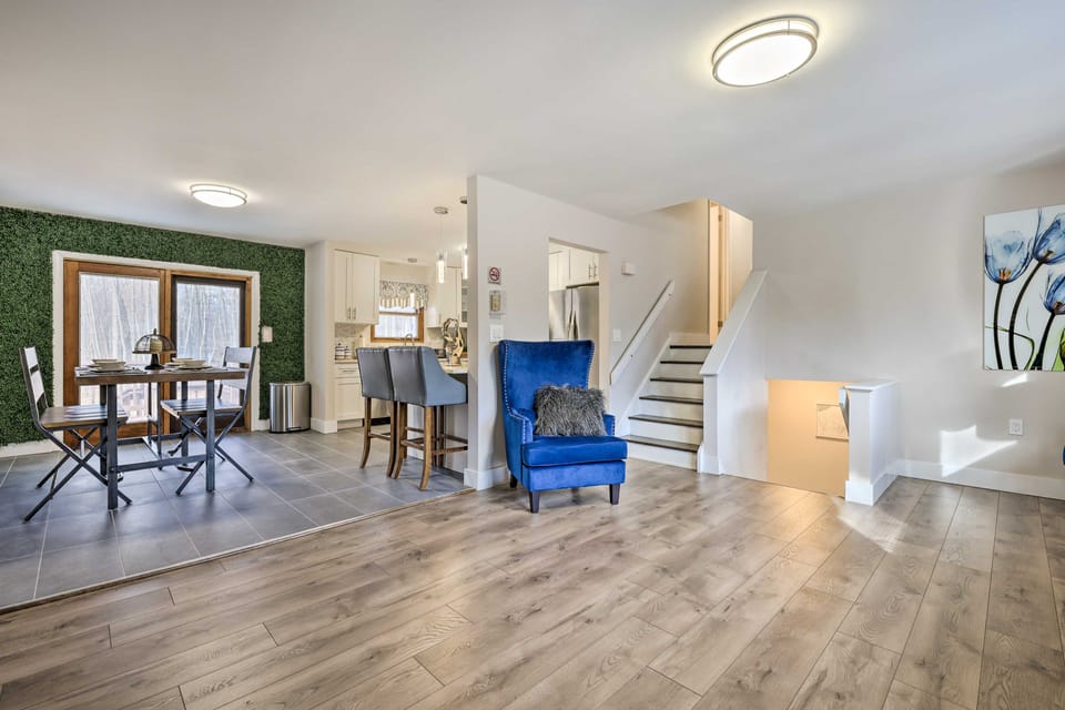 Modern East Stroudsburg Home w/ Pool + Fire Pit House in Middle Smithfield