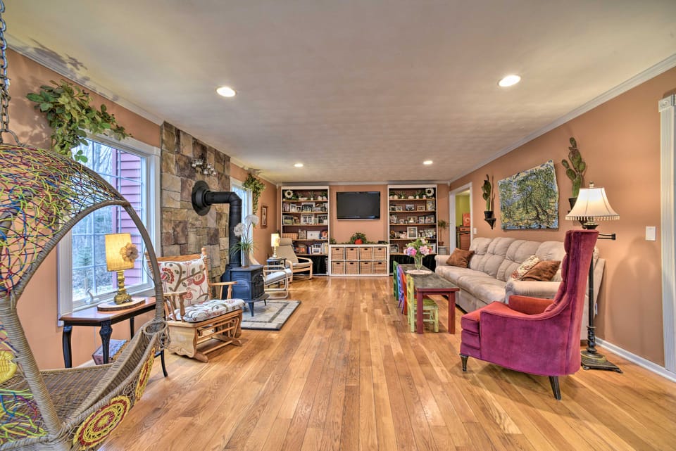 Home on 10 Acres: Perfect for MSU Football Weekend House in Meridian charter Township