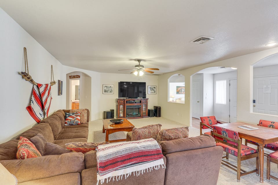 Spacious Parker Home w/ On-Site River Access! House in Southern California