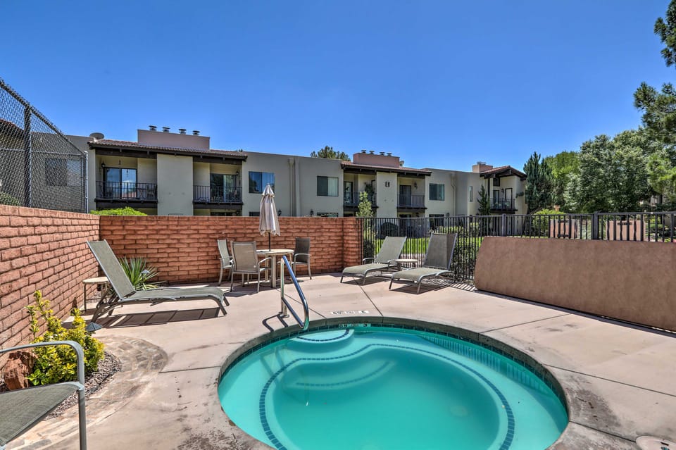 Mtn-View Condo w/ Hot Tub Access in Sedona! Apartment in Village of Oak Creek