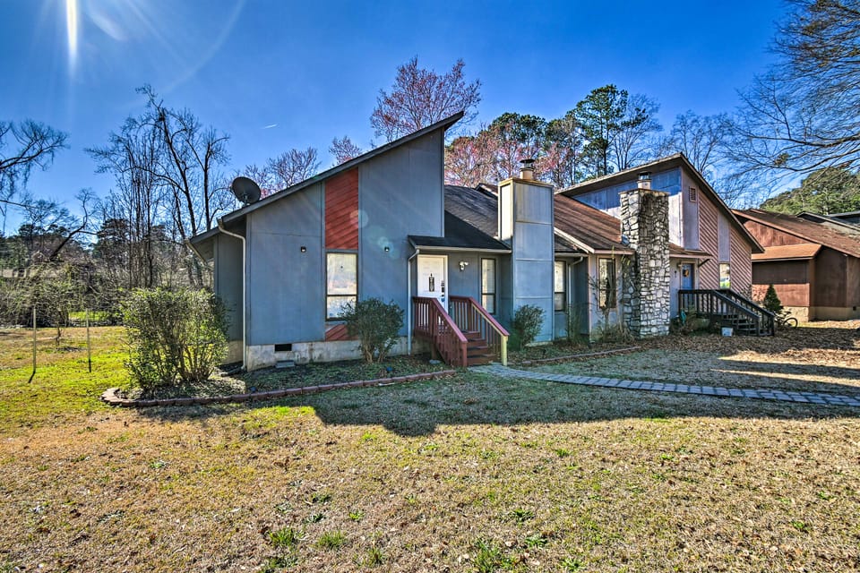 Updated Fayetville Townhome-Away-From-Home w/ Yard Apartment in Fayetteville