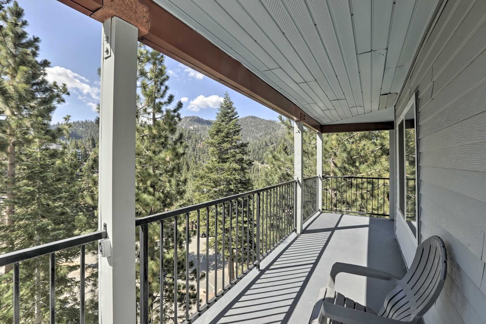 < 1 Mi to Slopes! 'Heavenly Daze Chalet' in Tahoe Apartment in Kingsbury