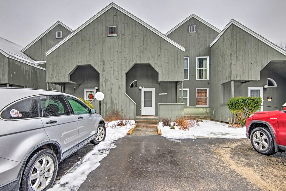Near Newfound Lake: Plymouth Condo w/ Fireplace! Apartment in Plymouth