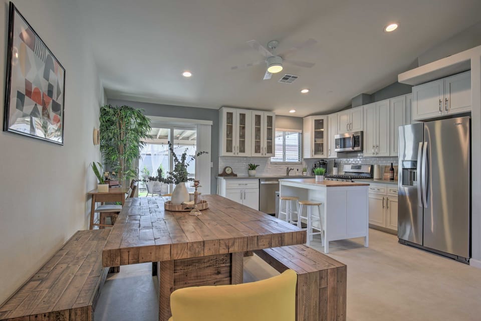 Stagecoach Ready! Dreamy Desert Hot Springs Rental House in Desert Hot Springs