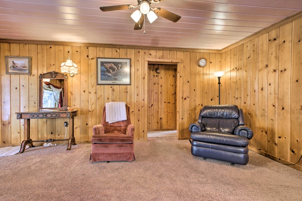 Cozy Home w/ Hot Tub: Half Mi to Salmon River! House in Salmon