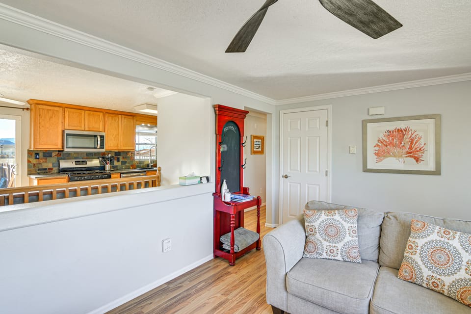 Pet-Friendly Buena Vista Home w/ Yard & Hot Tub! House in Buena Vista