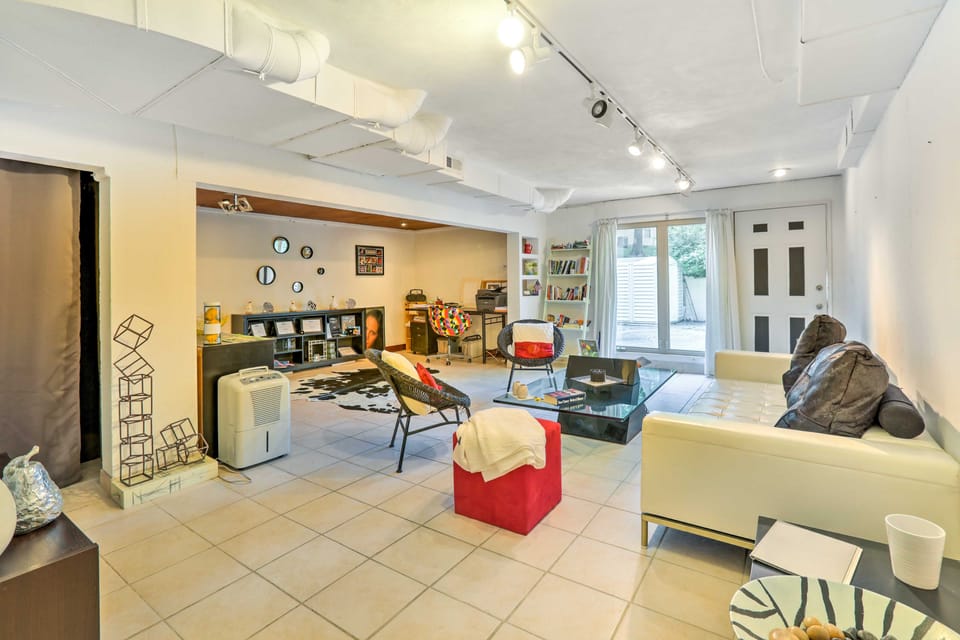 Contemporary Cincinnati Apt w/ WiFi, Near Kenwood! Apartment in Cincinnati