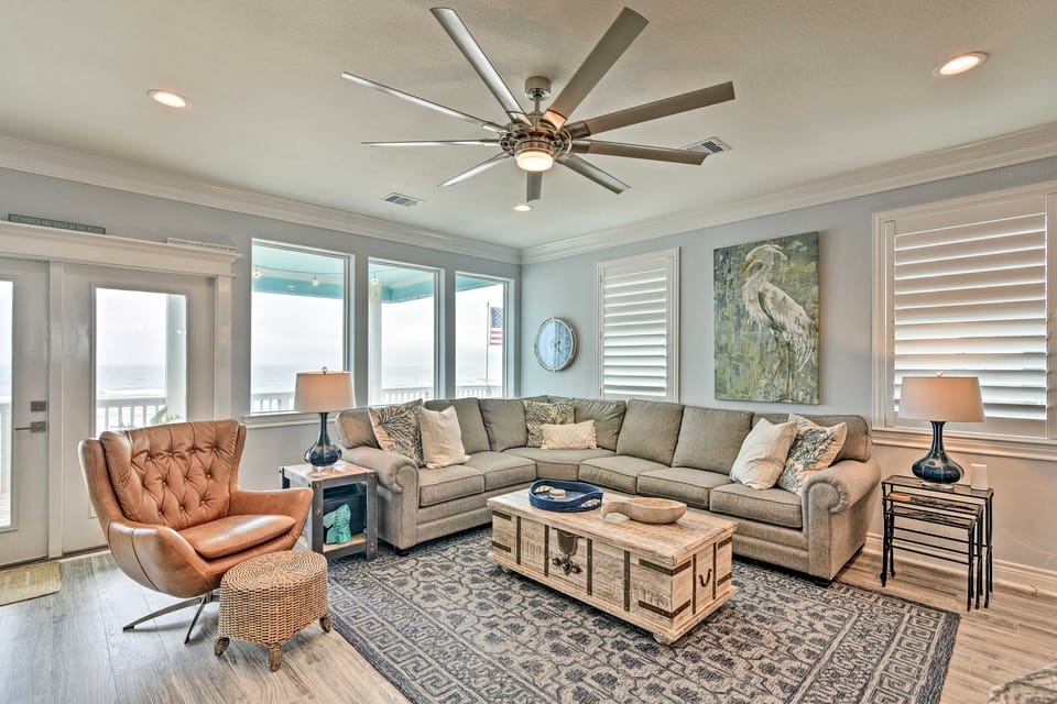 Beachfront Retreat: 16 Mi to Dtwn Freeport! House in Brazoria County