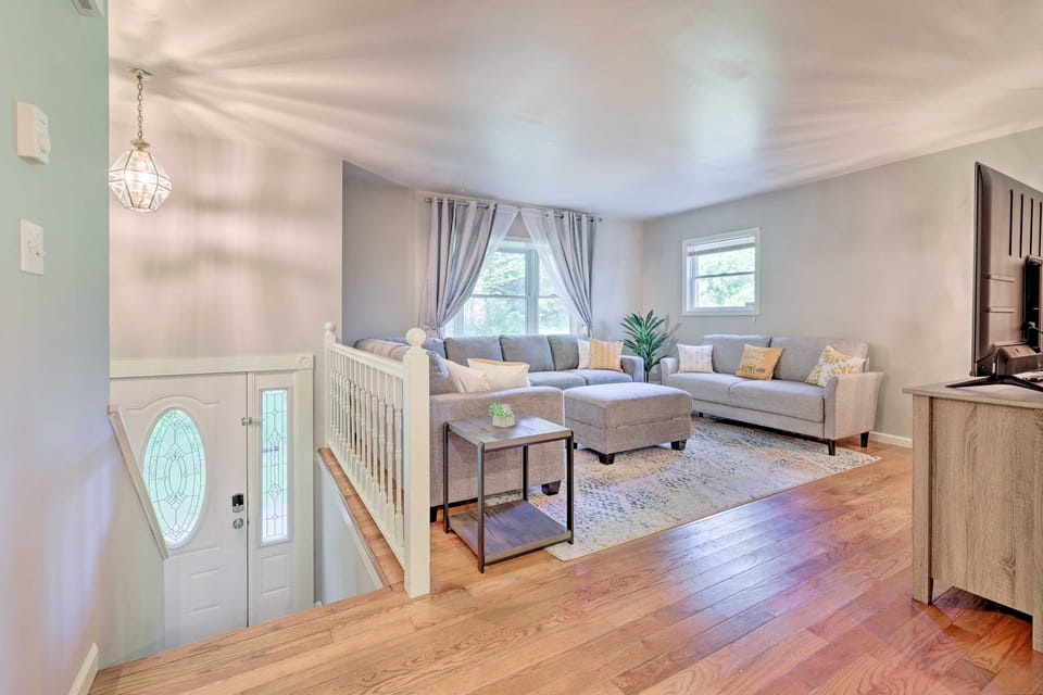 Hot Tub & Yard: Stroudsburg Home in Poconos House in Pocono Mountains