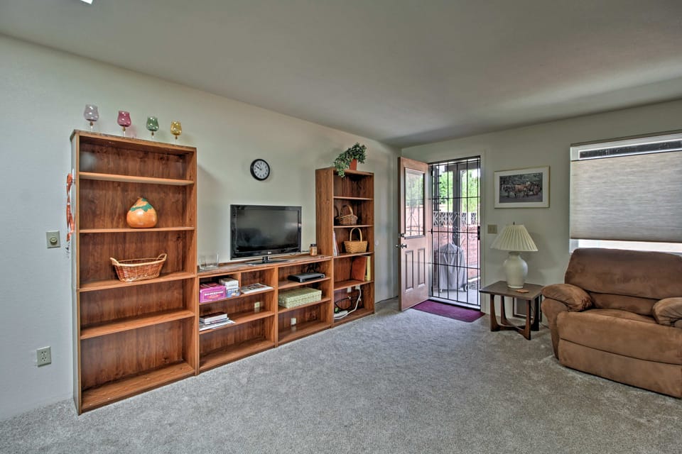 Green Valley Townhome w/ Patio & Resort Amenities Apartment in Sahuarita