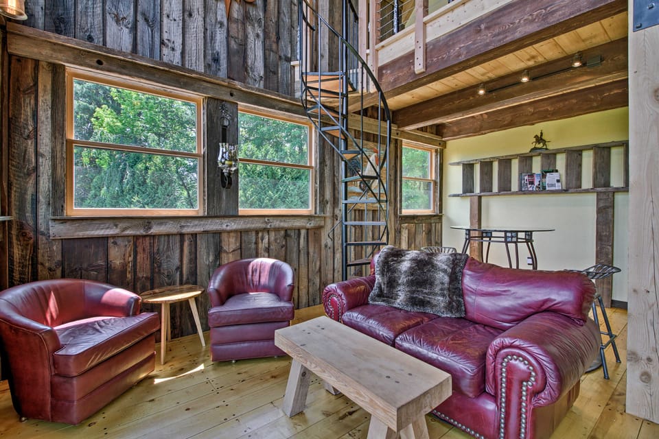 'Red Sweetheart Barn Studio' w/ Mtn & River Views! Apartment in Vermont