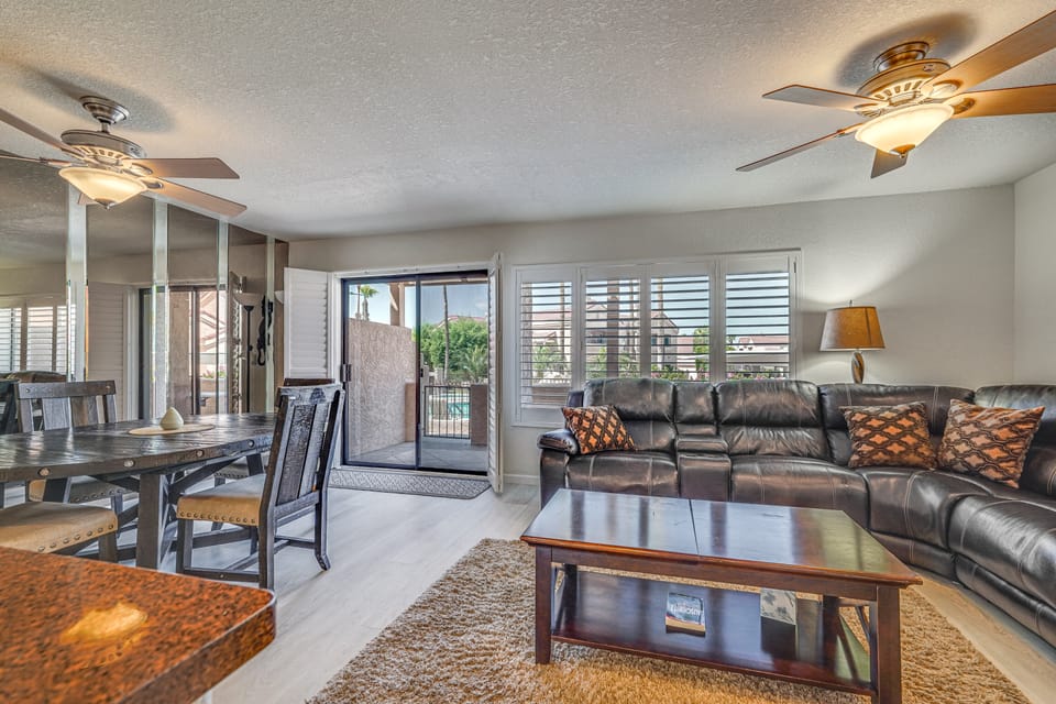 Walk to Lake Havasu Beaches: Condo w/ Pool Access! Apartment in Lake Havasu City