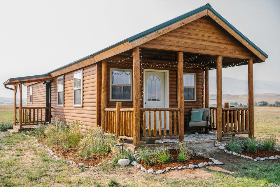 Paradise Valley Cabin by Chico & Yellowstone Park! House in Pray