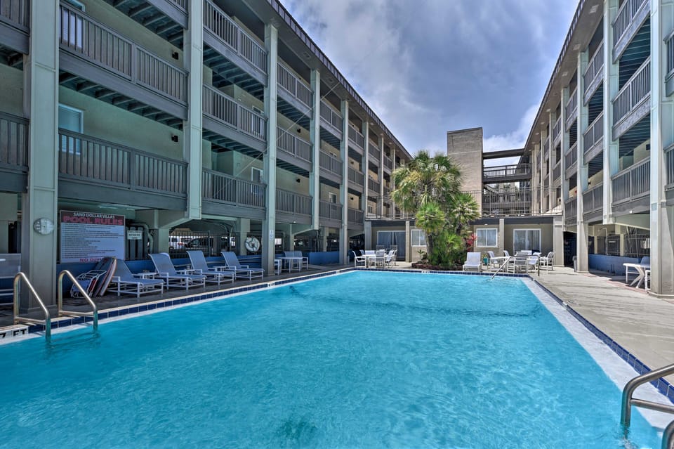 Ocean-View Fernandina Condo w/ Pool, Beach Access! Apartment in Fernandina Beach
