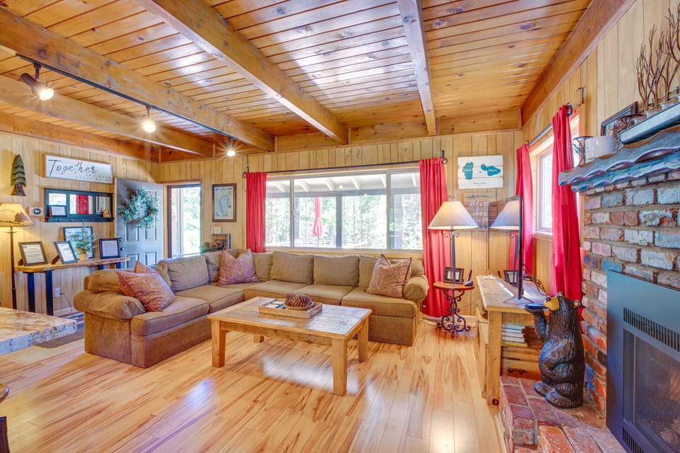 Private Mountain Retreat: 8 Mi to Lake Tahoe! House in Sierra Nevada