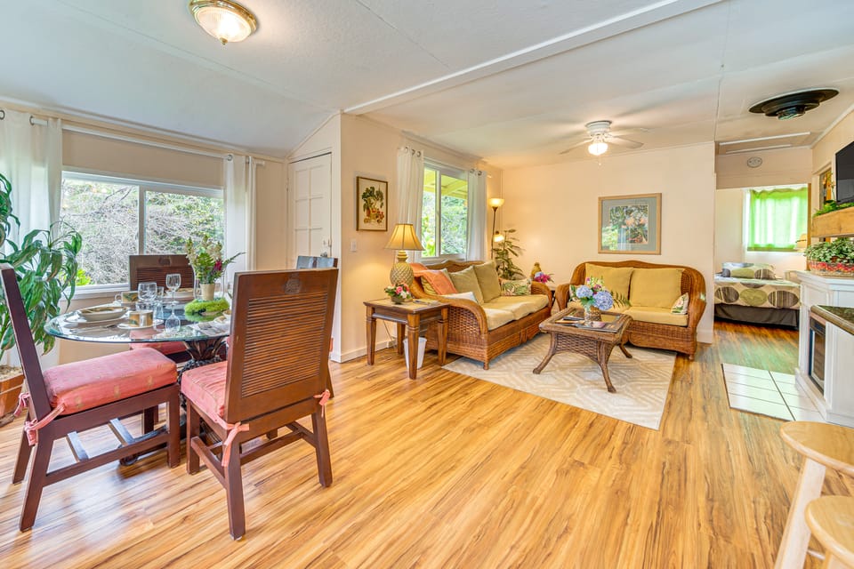 7 Mi to Volcanoes NP: Serene Cottage w/ Deck! Cottage in Volcano